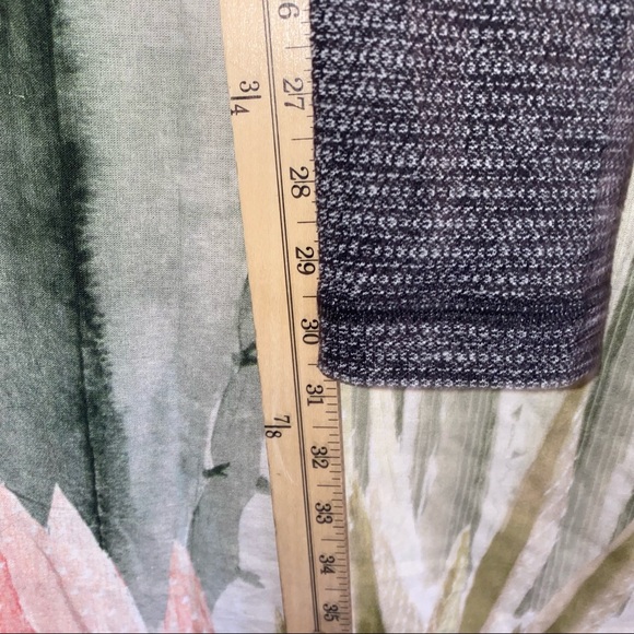 Lululemon Wunder Under Leggings 🌵4 - Picture 11 of 12